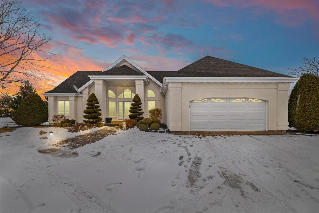 W6389 Lincoln Road, VAN DYNE