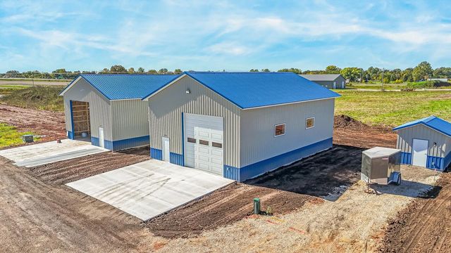 6364 Cross Road 68, WINNECONNE