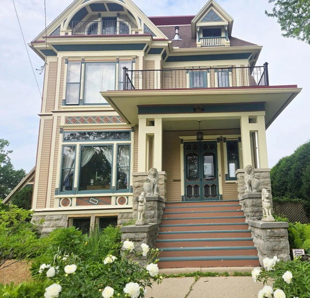 1107 Algoma Boulevard, OSHKOSH