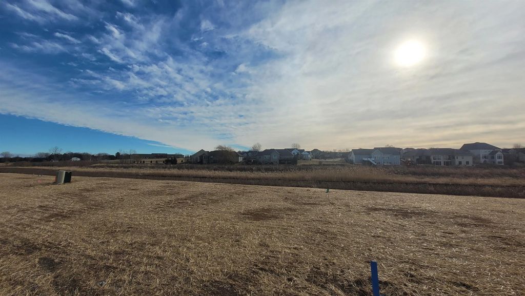 275 E Sweetwater Way, APPLETON