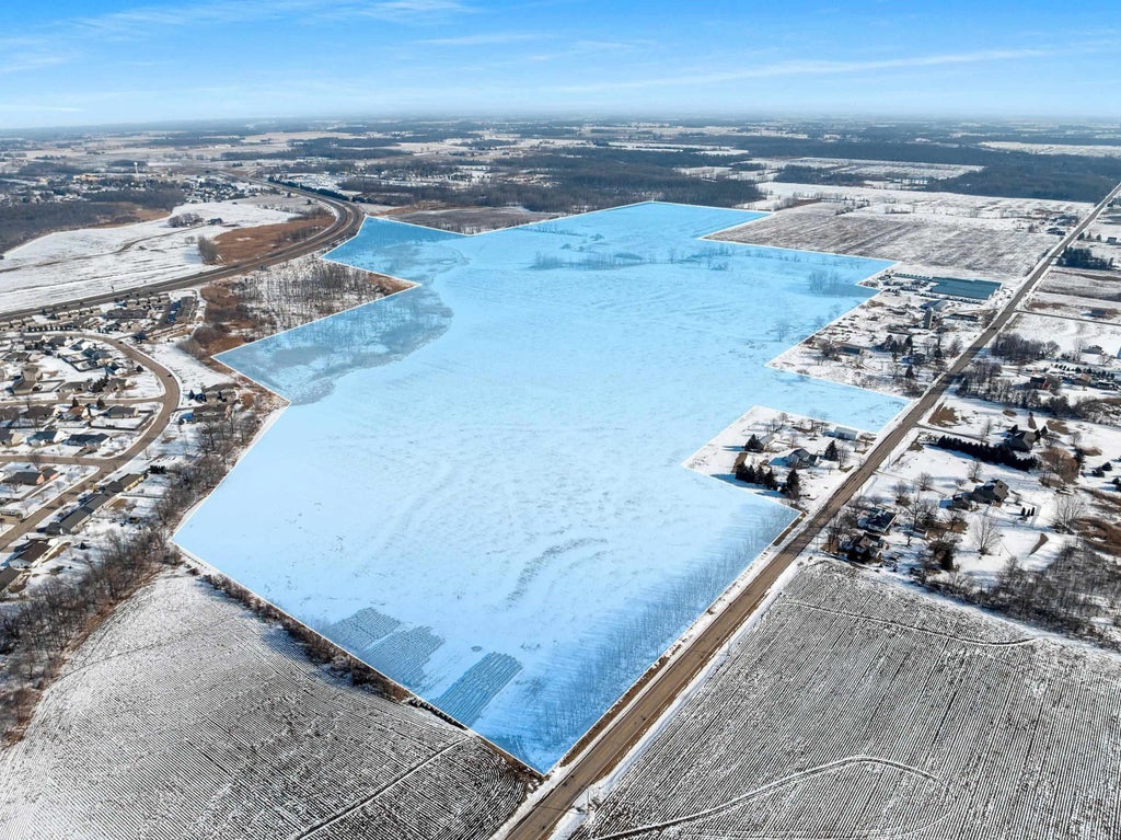 3700 Luxemburg Road, GREEN BAY