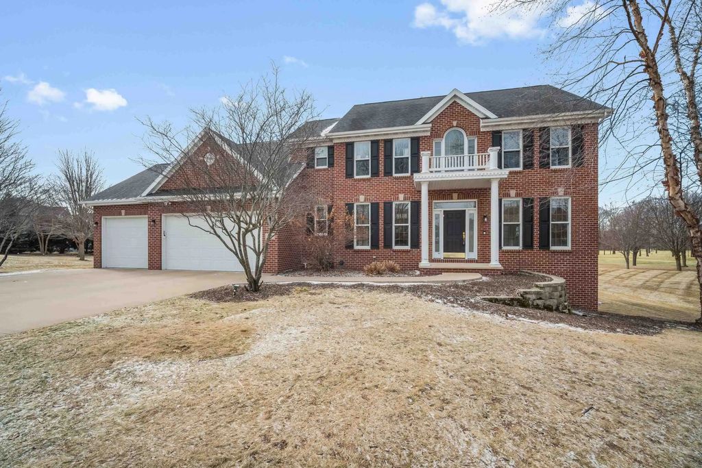 24 Whispering Springs Court, FOND DU LAC