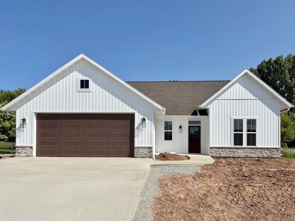 W6838 Goldfinch Drive, GREENVILLE