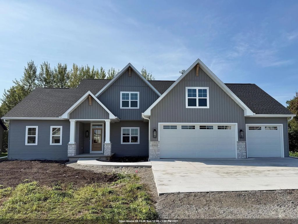 W5875 Delta Drive, MENASHA