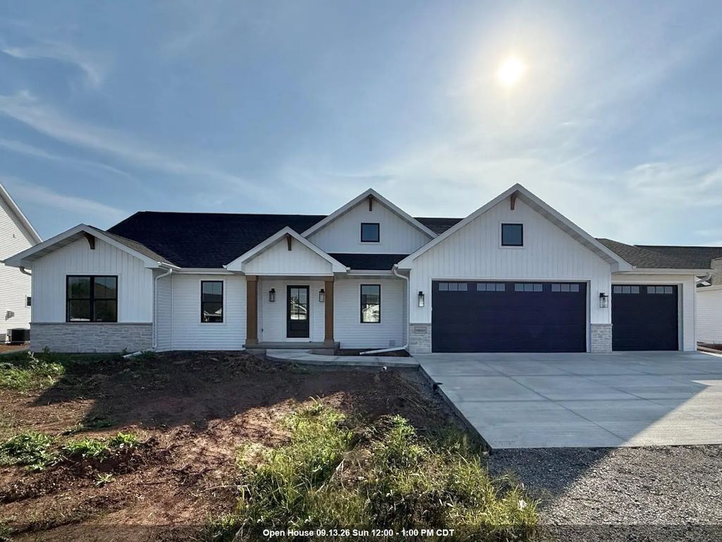 N8864 Galway Lane, MENASHA