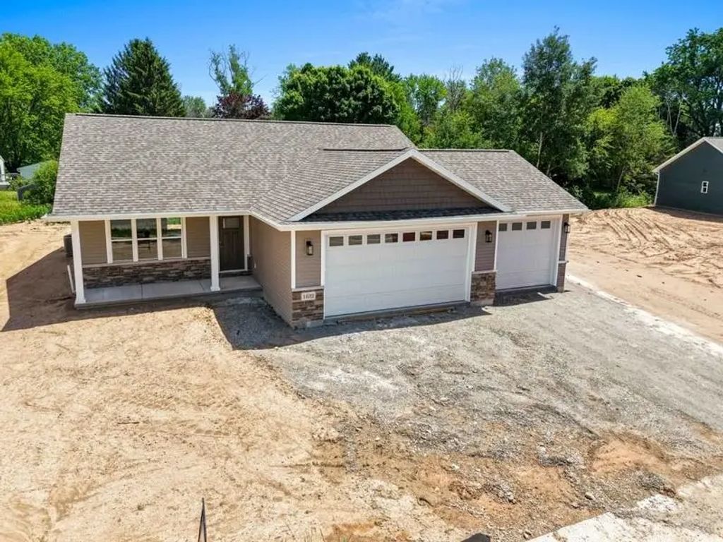 1632 Emerson Court, GREEN BAY