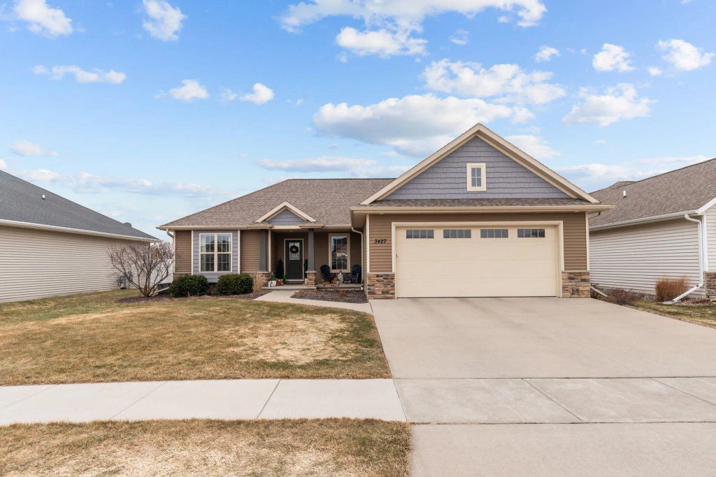 3427 Tulip Trail, LITTLE CHUTE