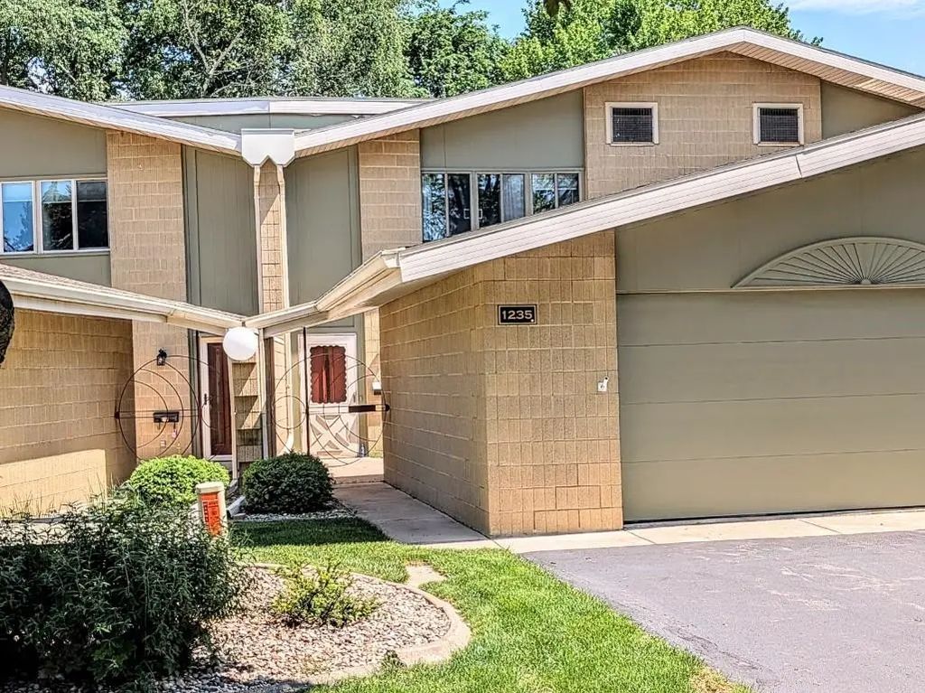 1235 W Nicolet Cercle, APPLETON