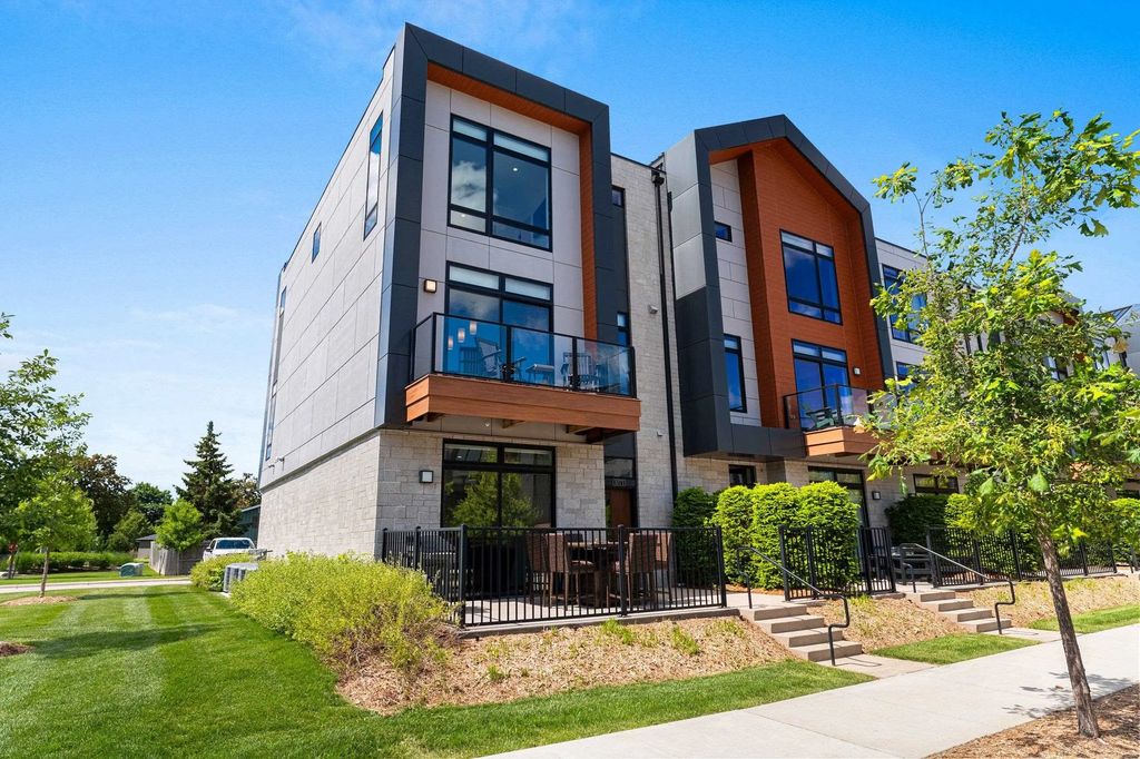 1071 Brookwood Drive, GREEN BAY