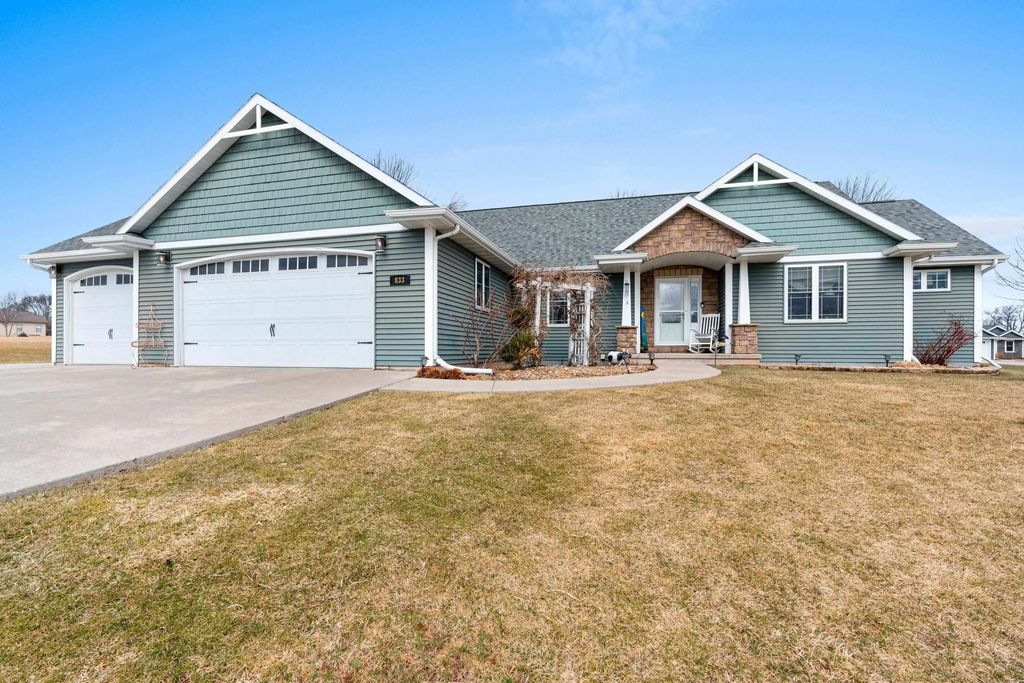 833 Whispering Way, OMRO