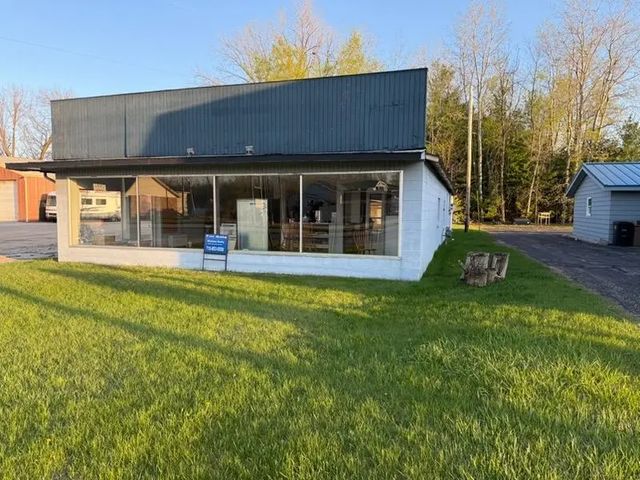 1422 E Green Bay Street, SHAWANO