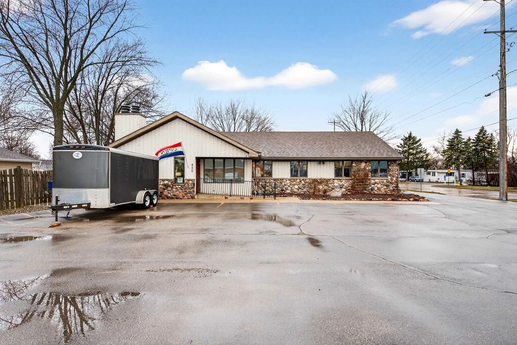 850 Racine Street, MENASHA