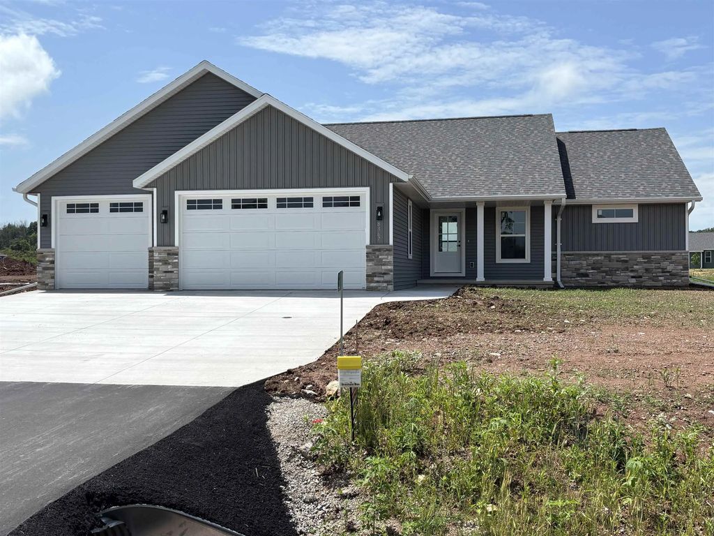 8367 Marlo Avenue, NEENAH