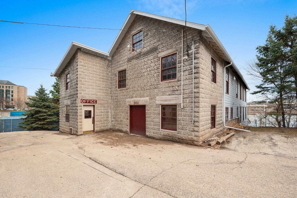 301 E Water Street, APPLETON