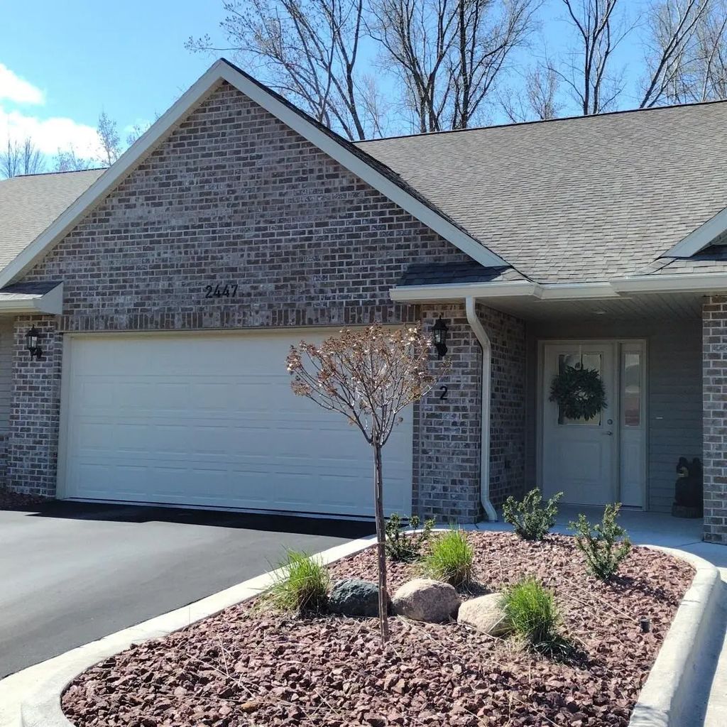 2447-2 Remington Road, GREEN BAY