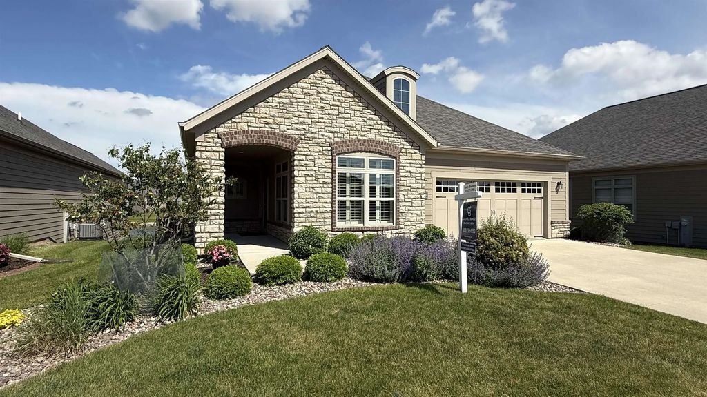200 Raccoon Berry Way, GREEN BAY