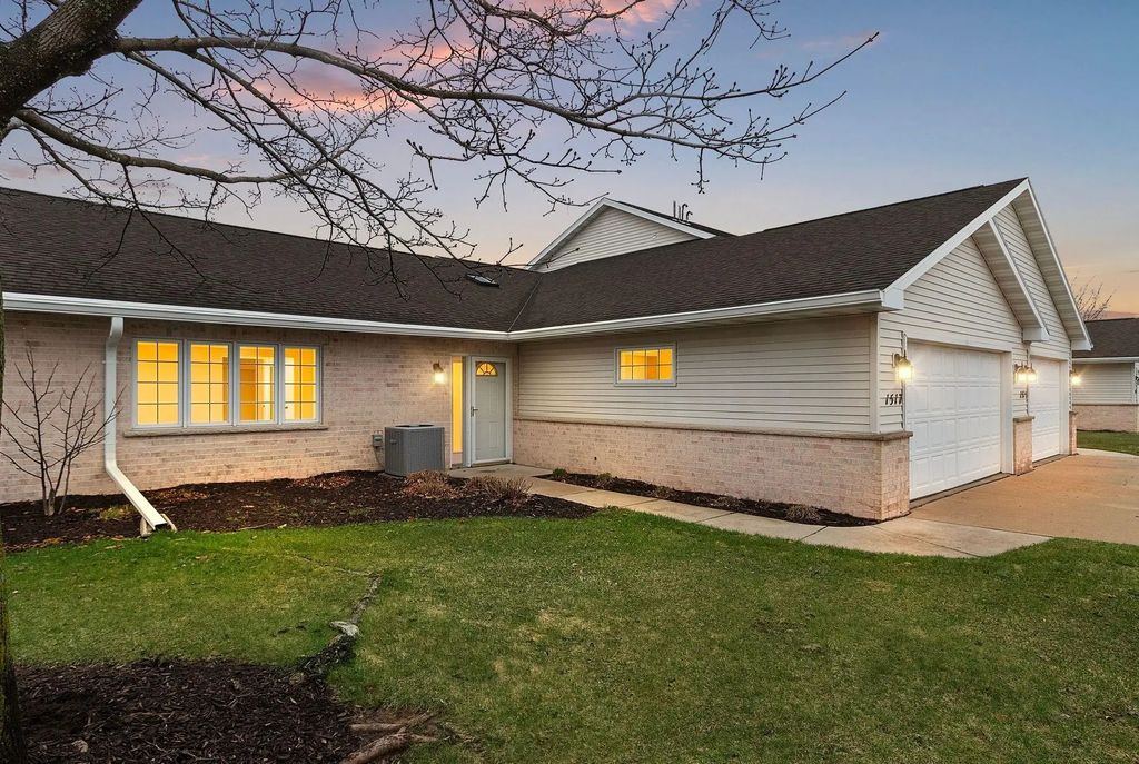 1517 River Pines Drive, GREEN BAY