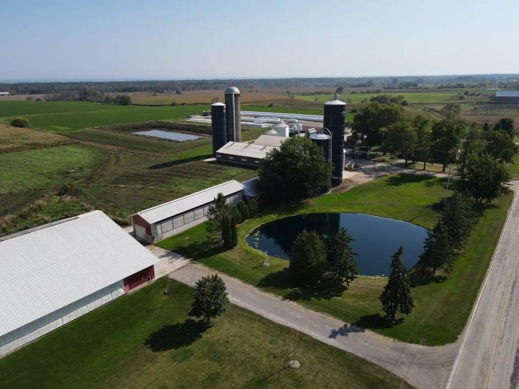 8223 Middle Road, OOSTBURG