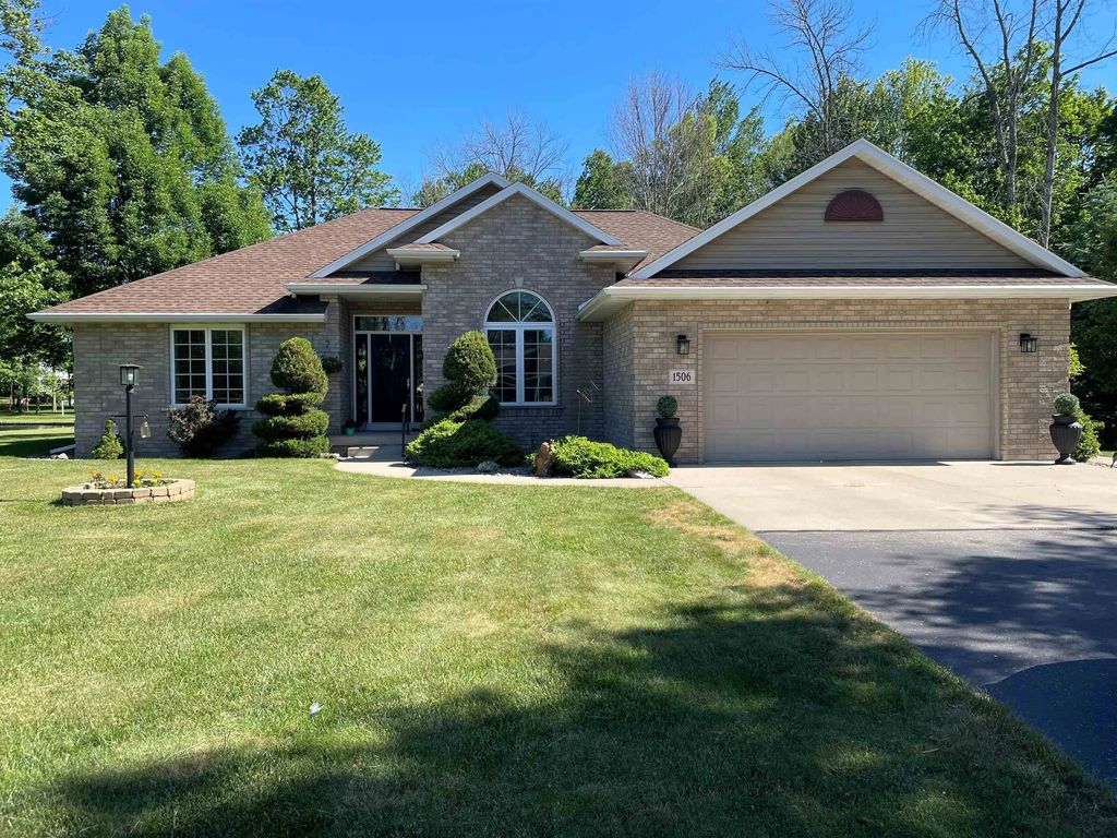 1506 39th Avenue, MENOMINEE