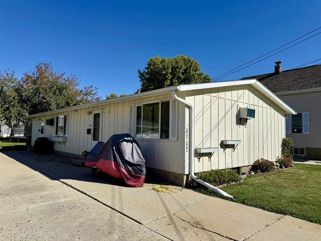 742 W 5th Avenue, OSHKOSH
