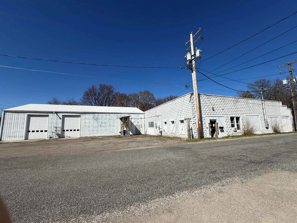 436 10th Avenue, MENOMINEE