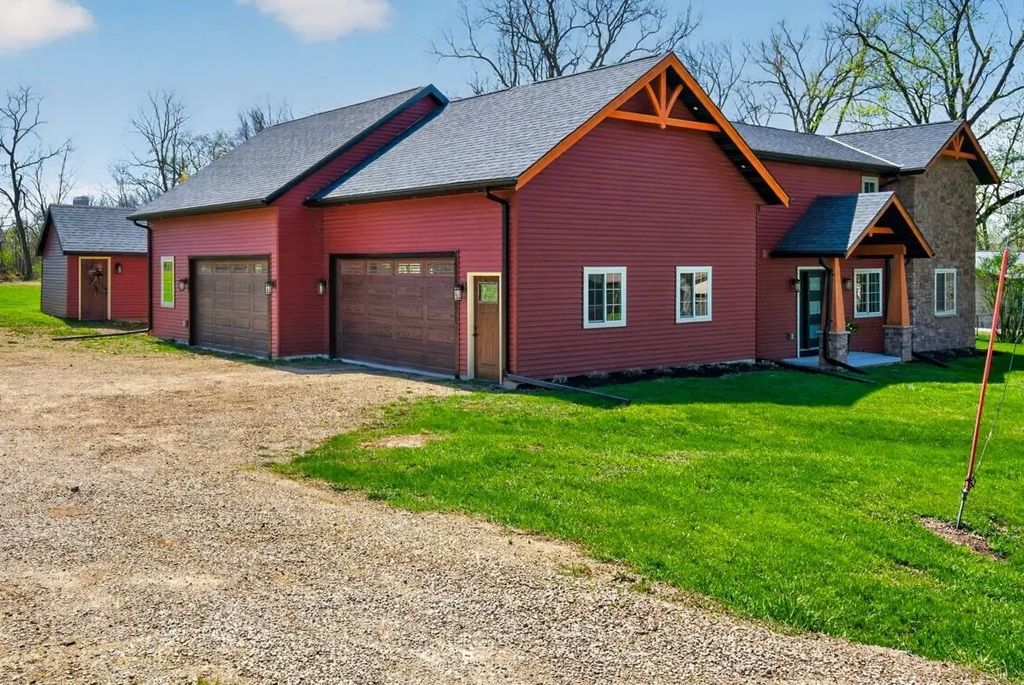 8783 County Rd K, OMRO