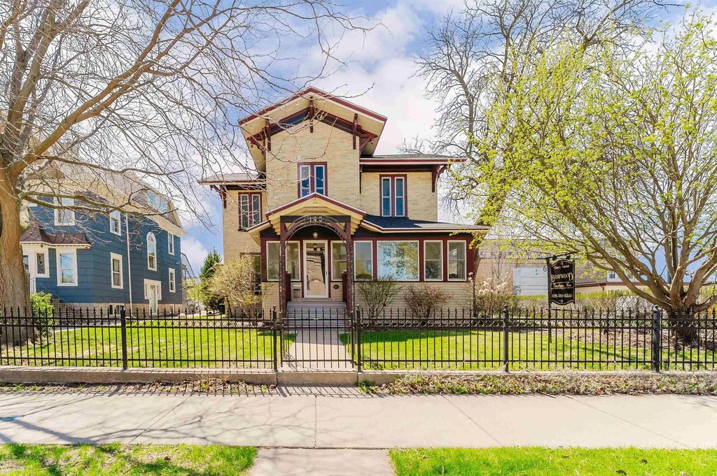 143 Church Avenue, OSHKOSH