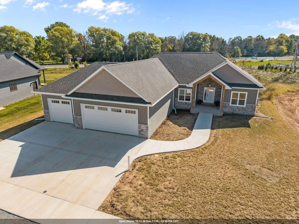 W5759 Roundstone Place, MENASHA
