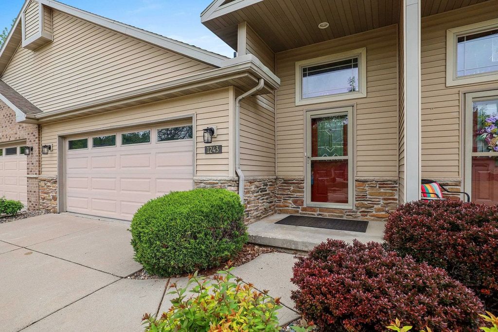 1243 Prairie Falcon Trail, GREEN BAY