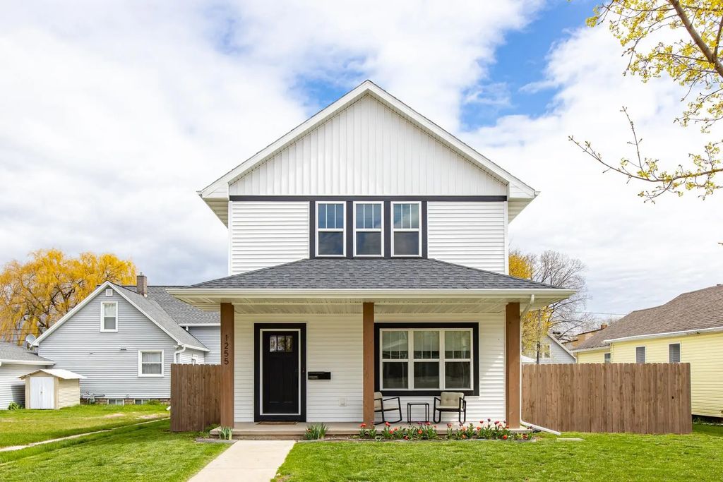 1255 Cherry Street, GREEN BAY