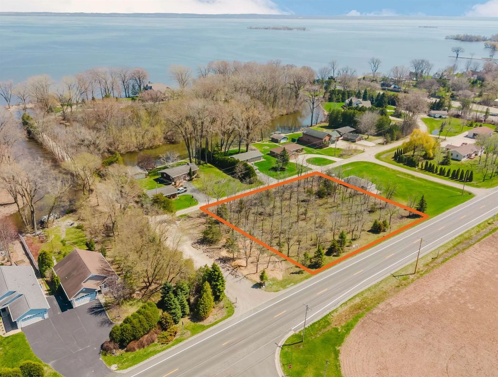 Lee Harbor Lane, OSHKOSH