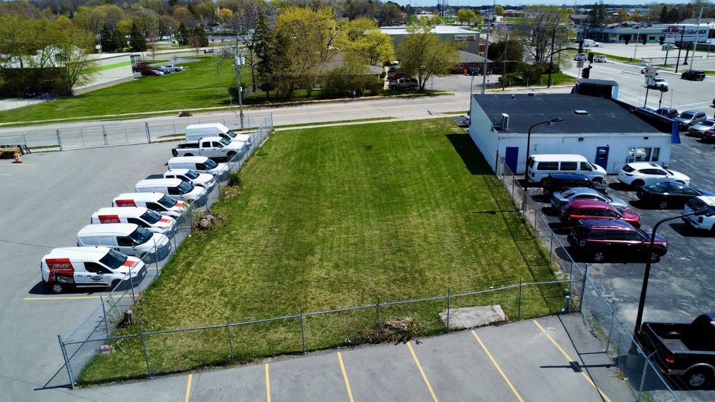 636 Lime Kiln Road, GREEN BAY