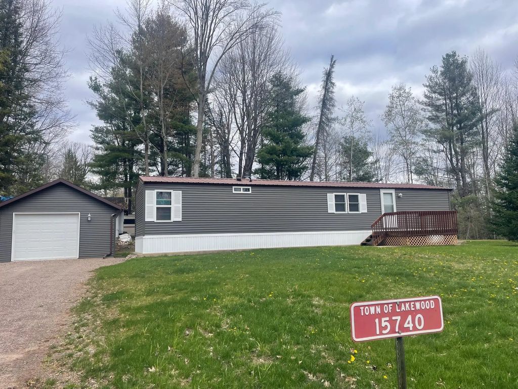 15740 E Chain Lake Road, LAKEWOOD