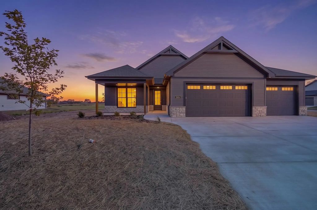 2025 Everett Drive, DE PERE