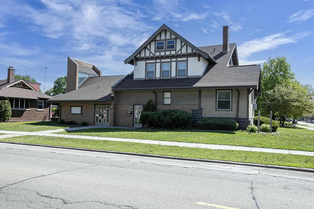 634 Wisconsin Street, OSHKOSH