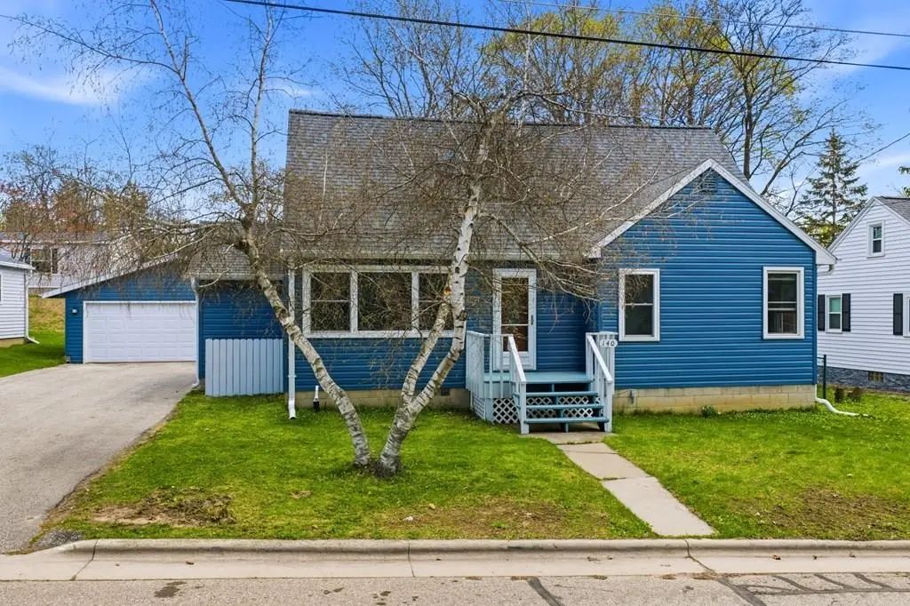 140 N 8th Place, STURGEON BAY