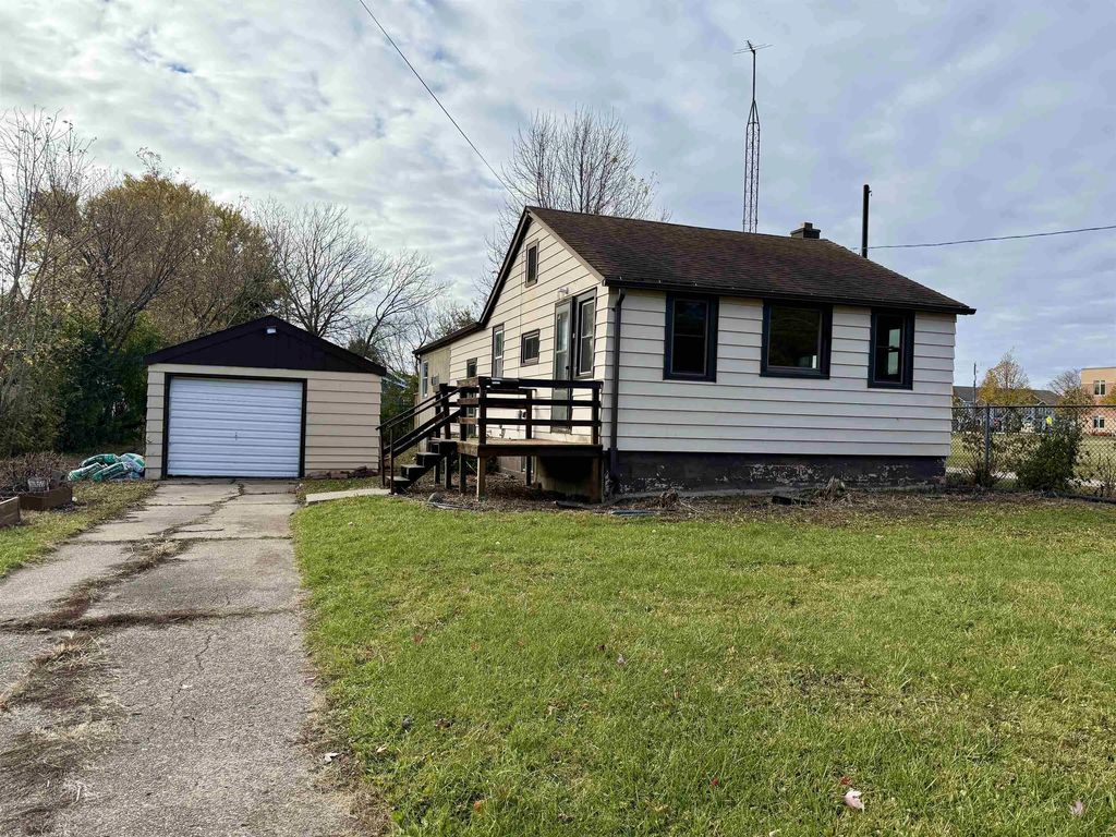 17 W Linwood Avenue, OSHKOSH