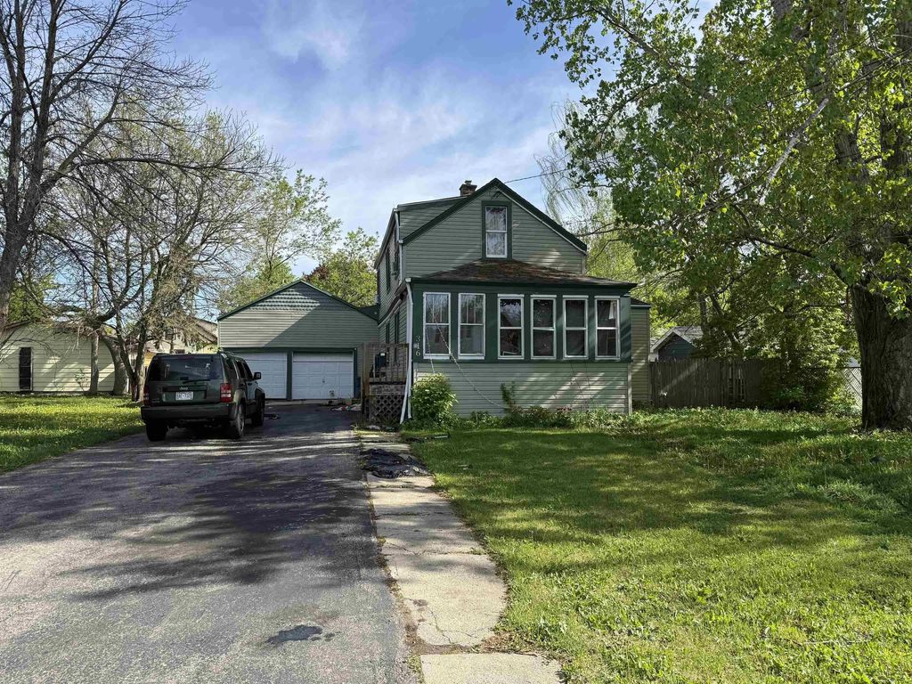 316 Oxford Avenue, OSHKOSH