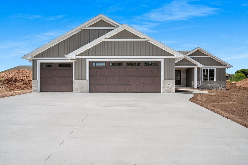 340 Baywood Trail, GREEN BAY