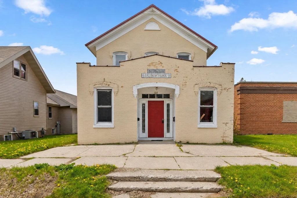 323 5th Street, ALGOMA