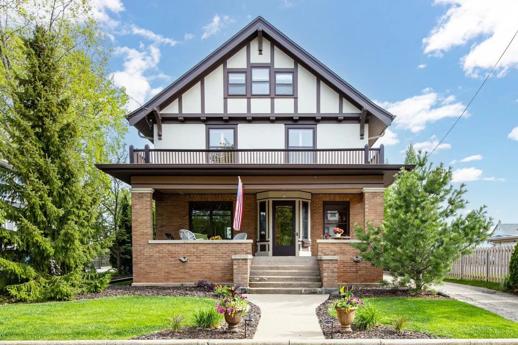 823 Washington Avenue, OSHKOSH