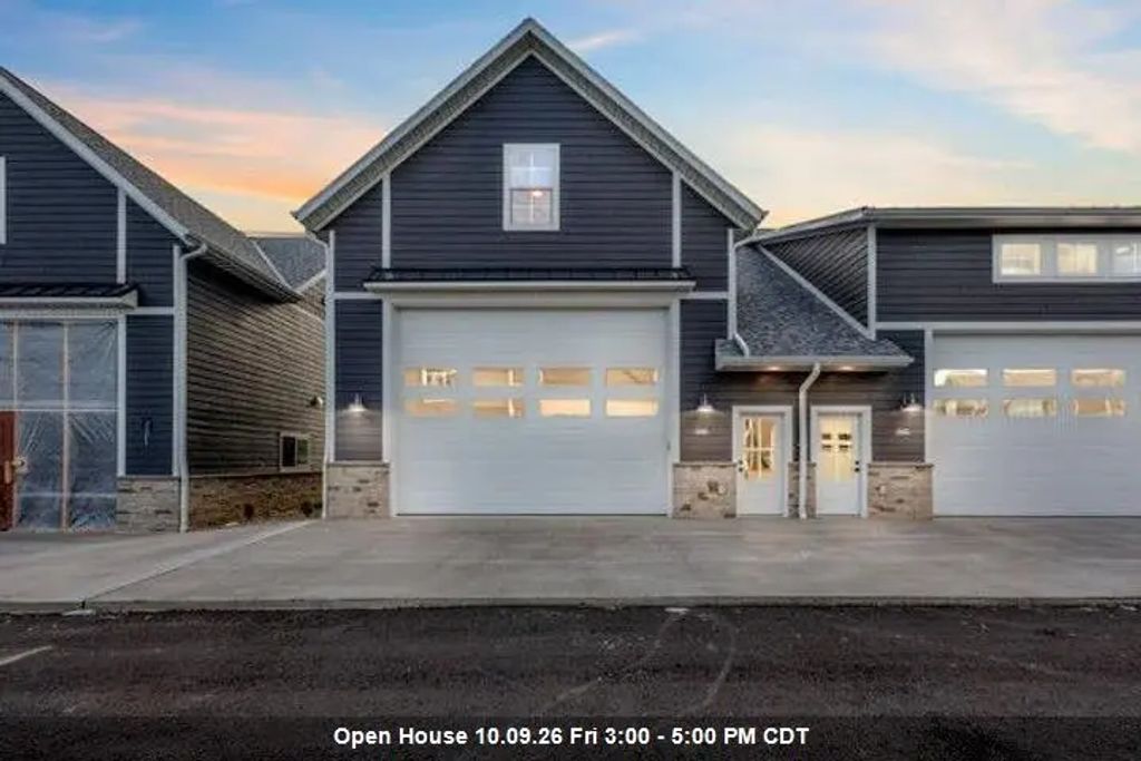 844 S 18th Avenue 9, STURGEON BAY