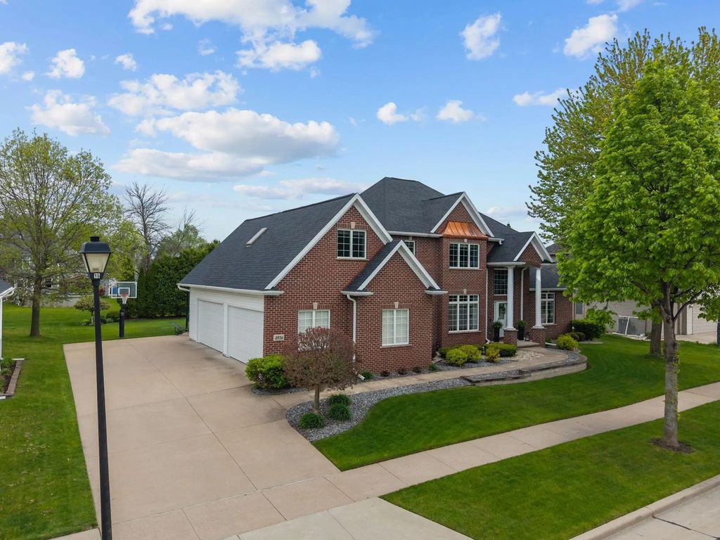 4916 N Silentwind Way, APPLETON