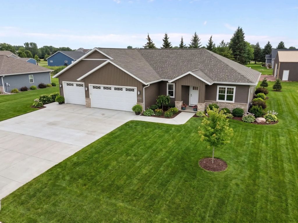W6890 Mcallister Drive, GREENVILLE