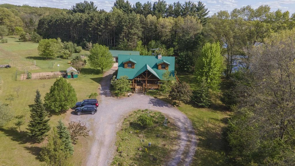 N7296 10th Lane, WESTFIELD