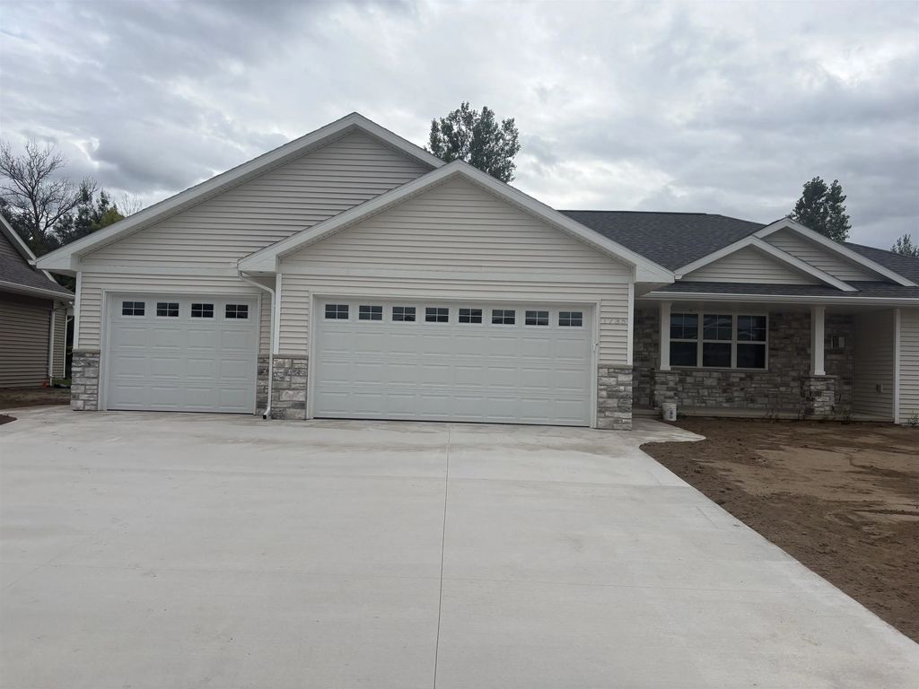 1735 Betty Jean Lane, GREEN BAY
