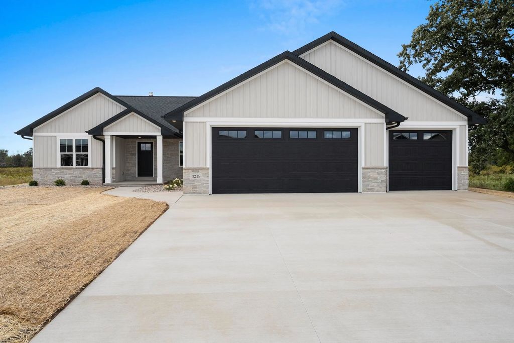 3218 Willow Road, GREEN BAY