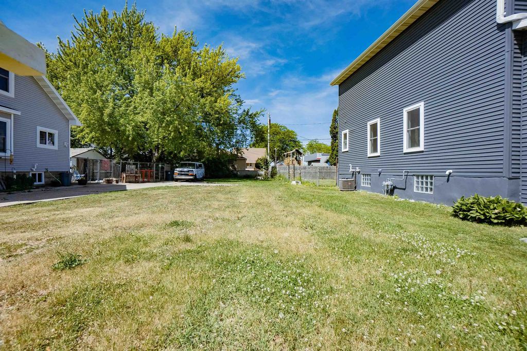 23 W Bank Street, FOND DU LAC