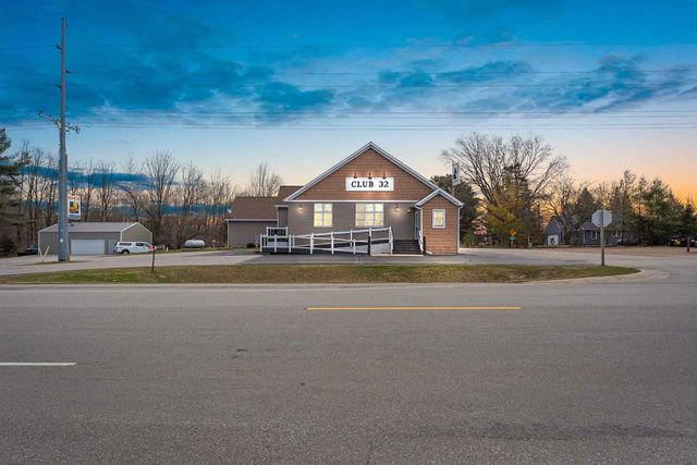 5506 State Highway 32, GILLETT