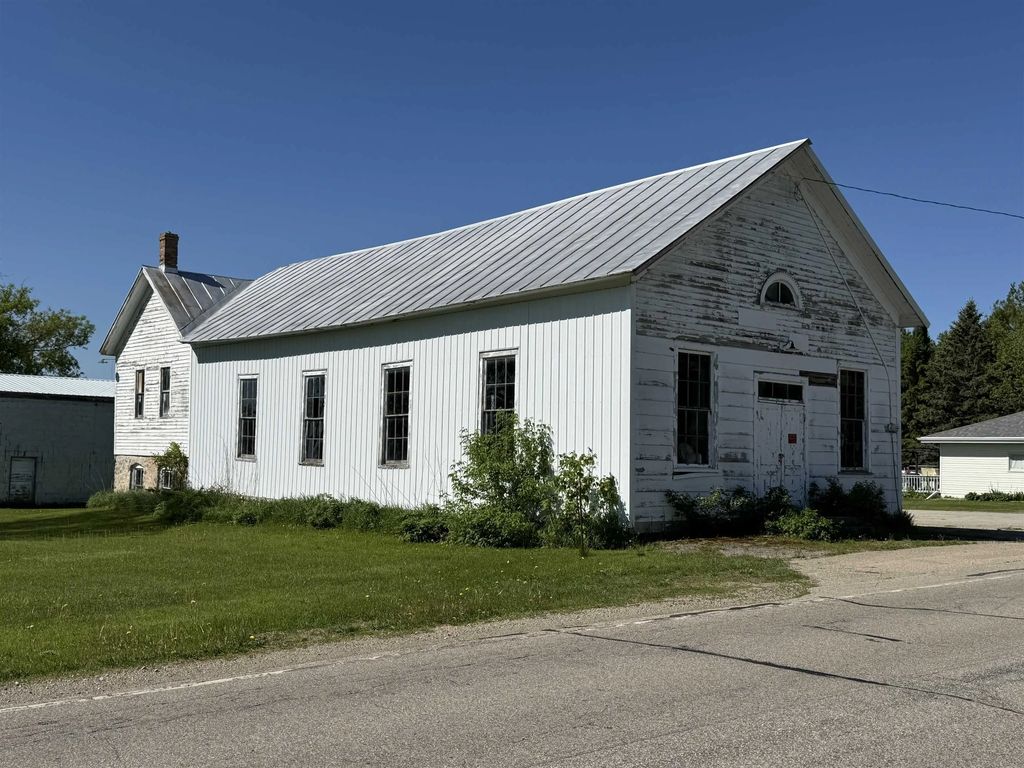 2897 County Road A, OCONTO